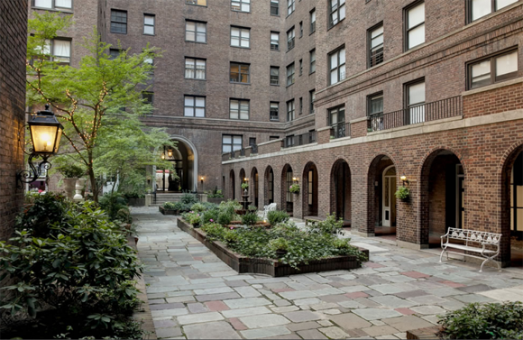 Garden Courtyard at the Buchanan